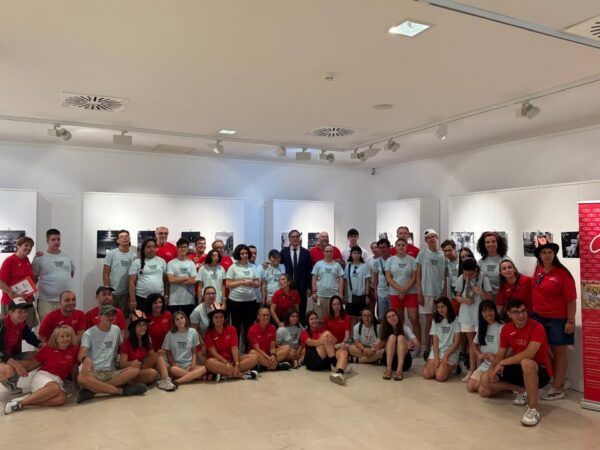 El alcalde de Salamanca con jóvenes en las Semicolonias Inclusivas de Verano Joven 2026