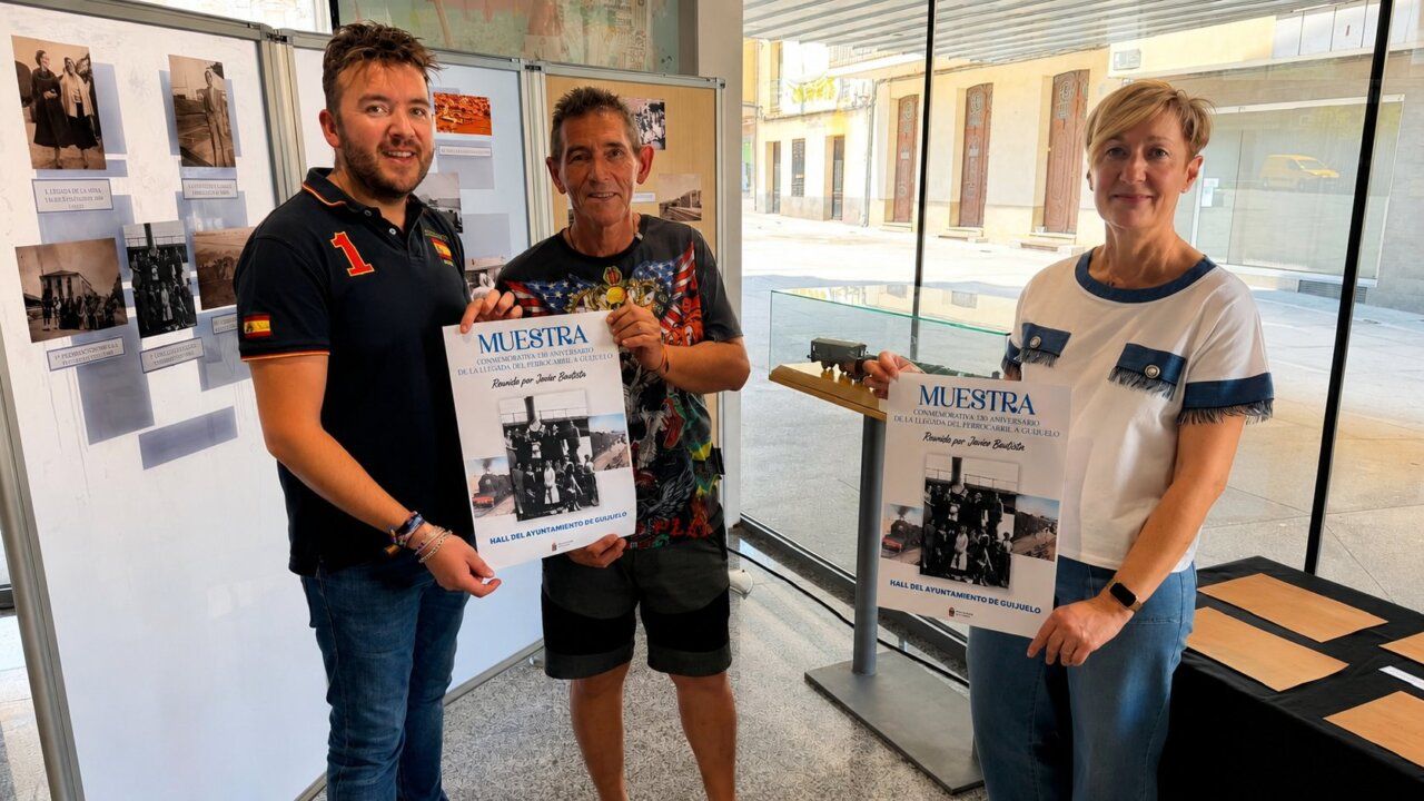 Inauguración de la exposición sobre la historia del ferrocarril en Guijuelo