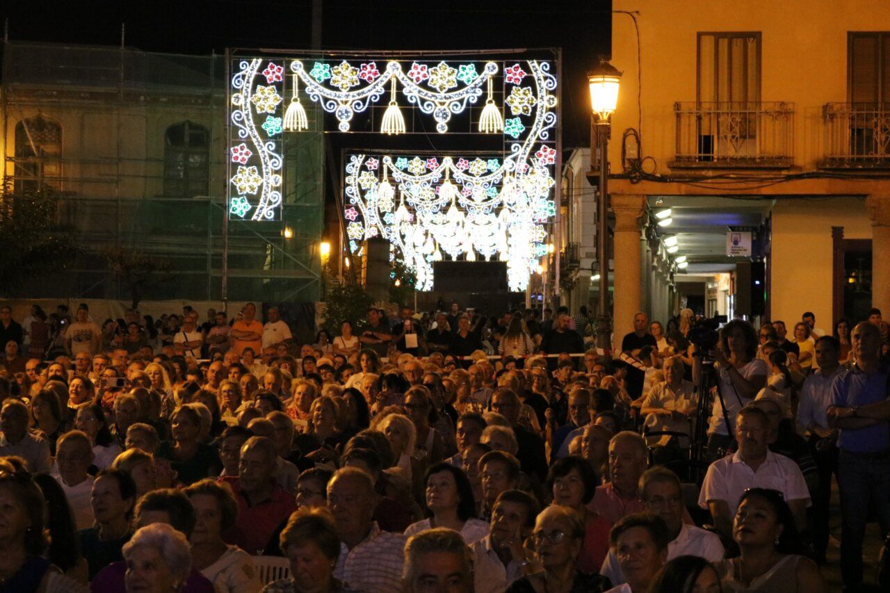 Multitud de personas disfrutando de las Ferias y Fiestas de Peñaranda 2026