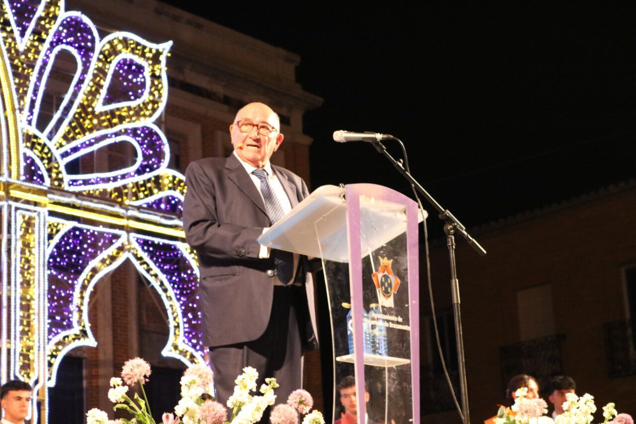 El pregonero César Serna en el acto inaugural de las Ferias y Fiestas de Peñaranda 2026.