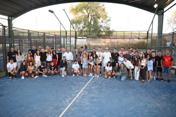 Grupo de participantes en el Torneo de Pádel de Ciudad Rodrigo
