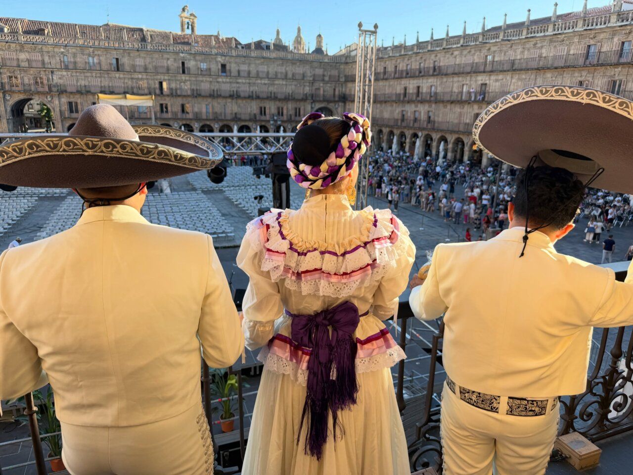 Participantes del V Festival Internacional de Folclore en Salamanca