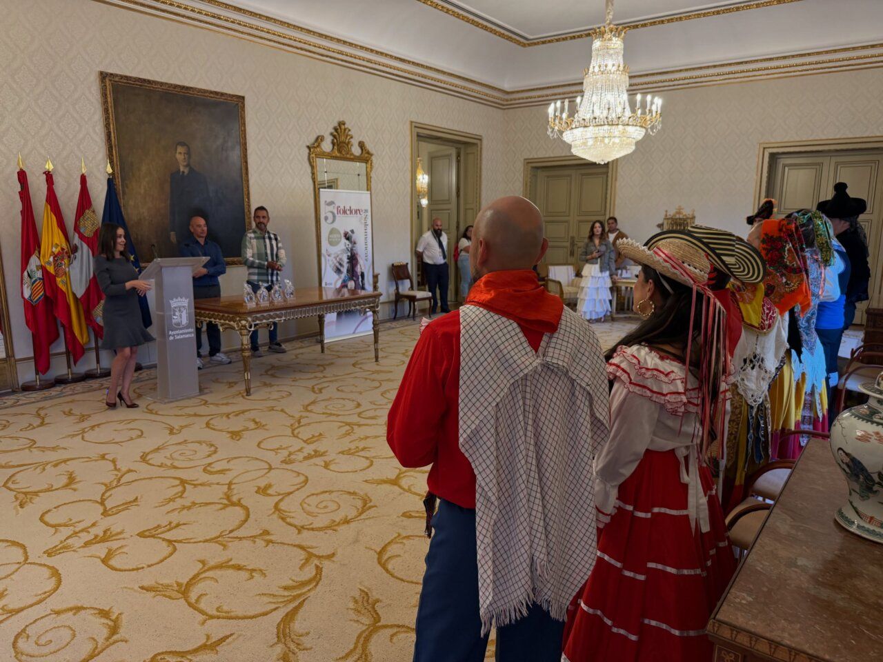 Participantes en el V Festival Internacional de Folclore en Salamanca