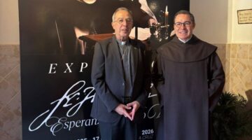 Alba de Tormes celebra la Transverberación de Santa Teresa con una eucaristía presidida por el obispo Fernando Valera