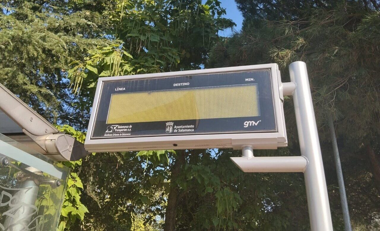 Pantalla de información de autobús urbano en Salamanca