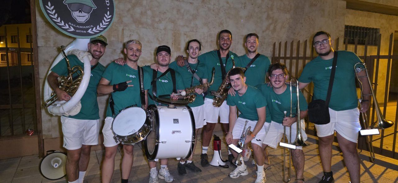 Grupo de músicos en la celebración de banderines en Villamayor