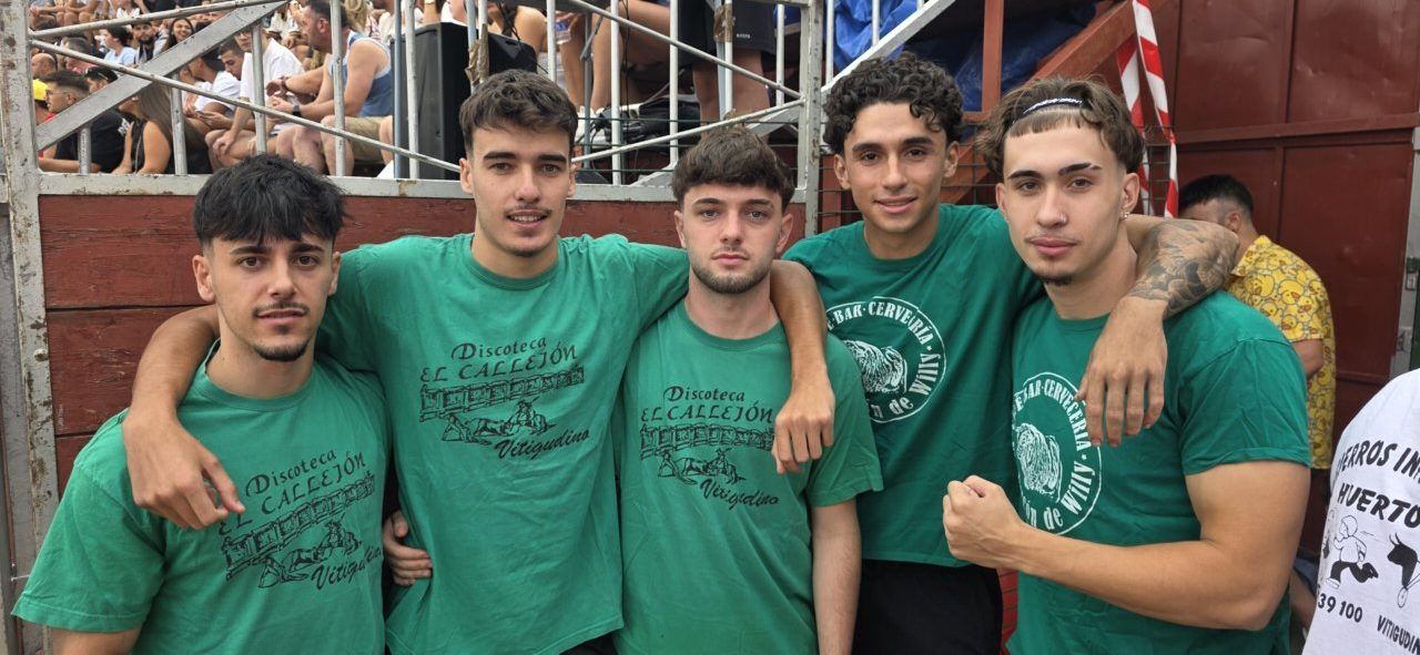 Grupo de jóvenes participando en el Carbajosa Prix durante las fiestas de San Roque