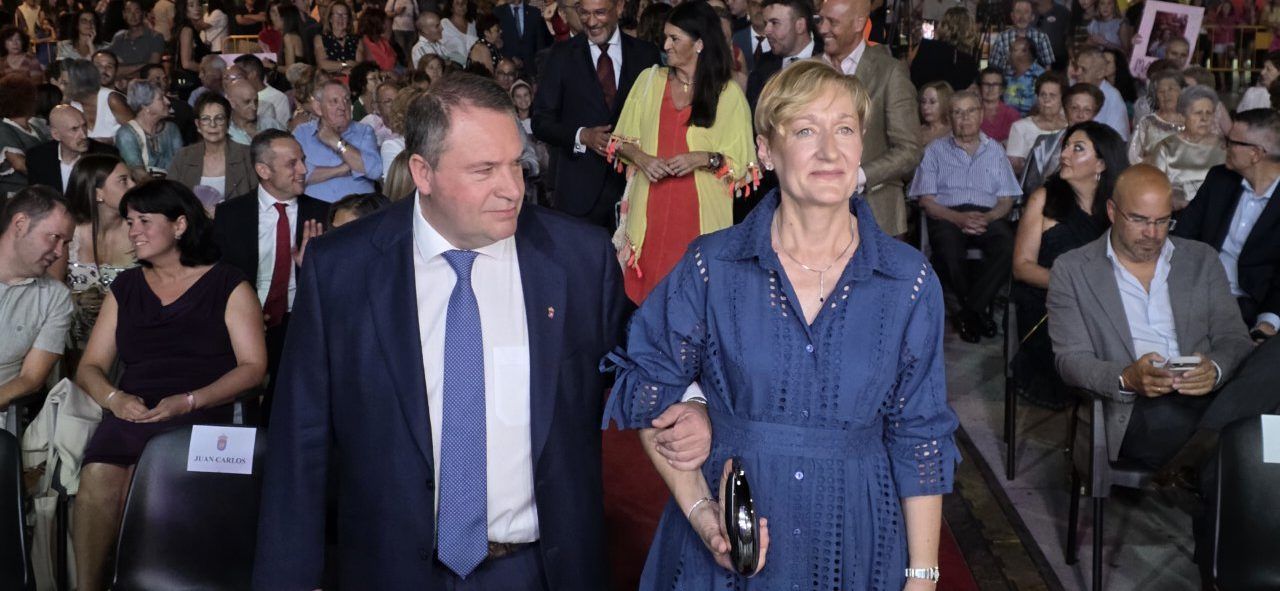 Presentación de las Damas de las Fiestas de Guijuelo en un evento