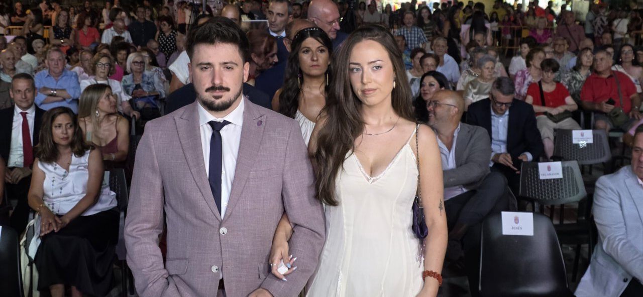Pareja en la presentación de las Damas de las Fiestas de Guijuelo