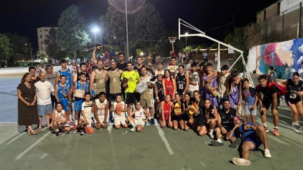 Grupo de participantes en el IV Torneo 3x3 en Peñaranda de Bracamonte