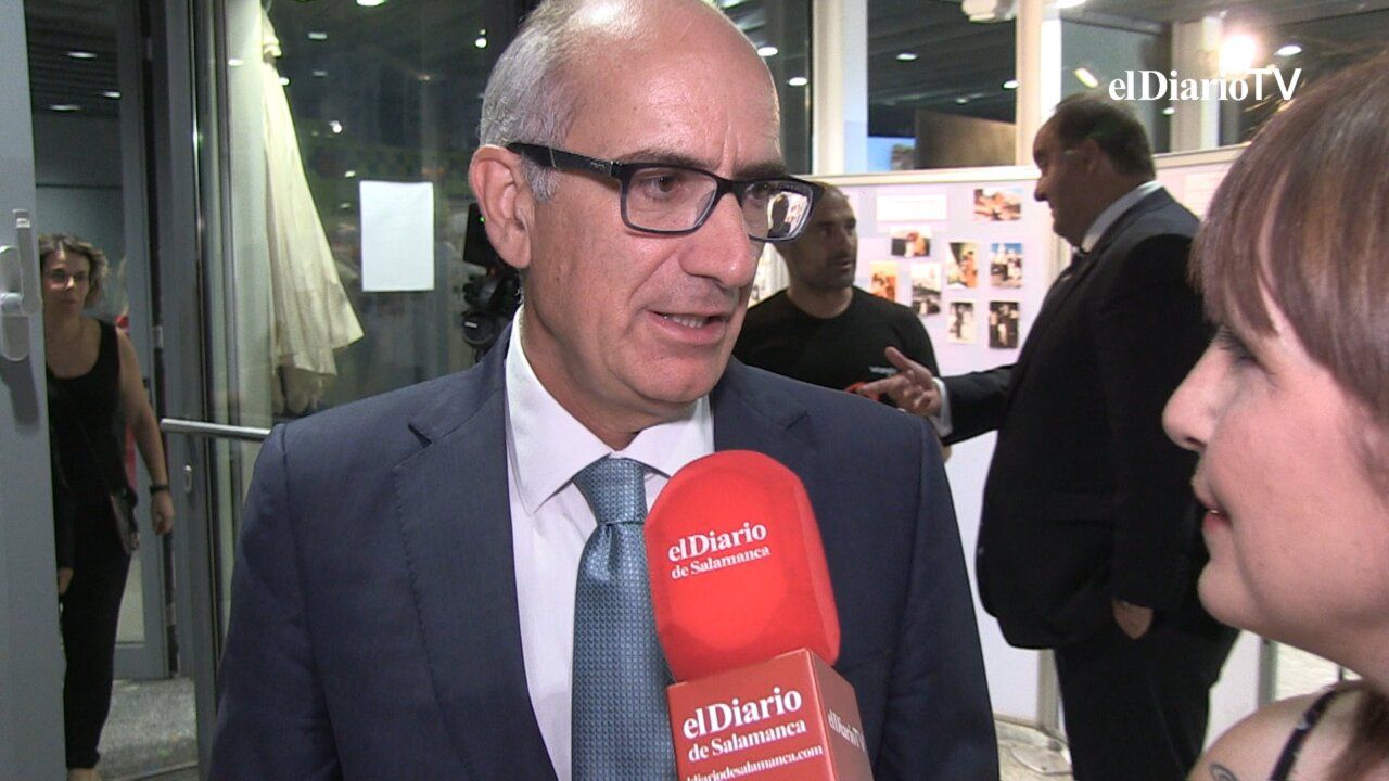 El presidente de la Diputación de Salamanca durante una entrevista en Guijuelo.