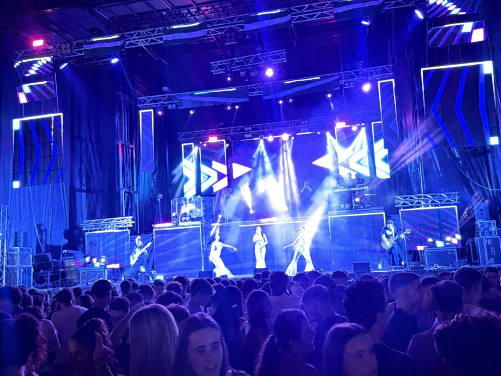 Concierto de la orquesta Vulkano en la Plaza Mayor de Guijuelo