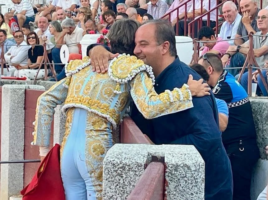 Momento emotivo entre toreros durante la Feria Taurina de Guijuelo