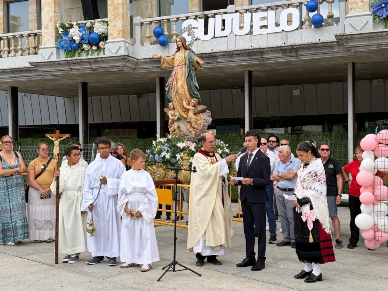 Procesión en Guijuelo con la imagen de Nuestra Señora de la Asunción