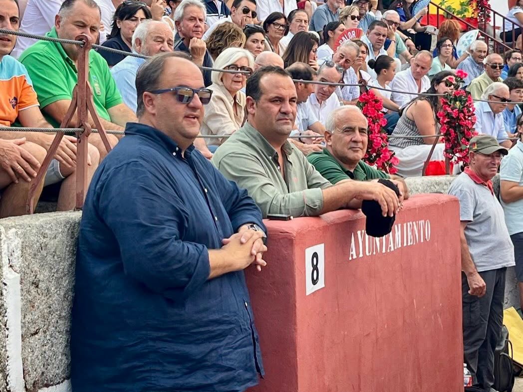 Asistentes en la Feria Taurina de Guijuelo disfrutando del evento