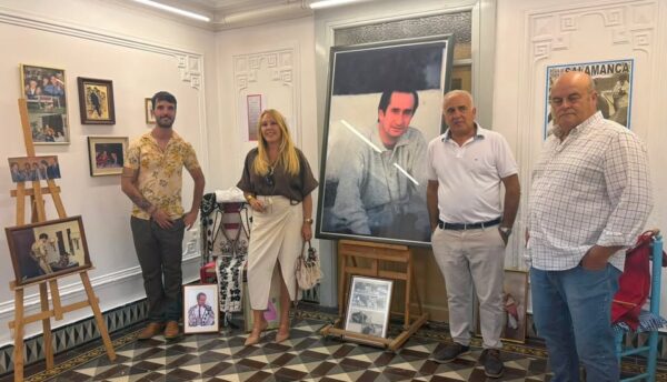 Homenaje a Julio Robles en Lumbrales con asistentes y fotografías