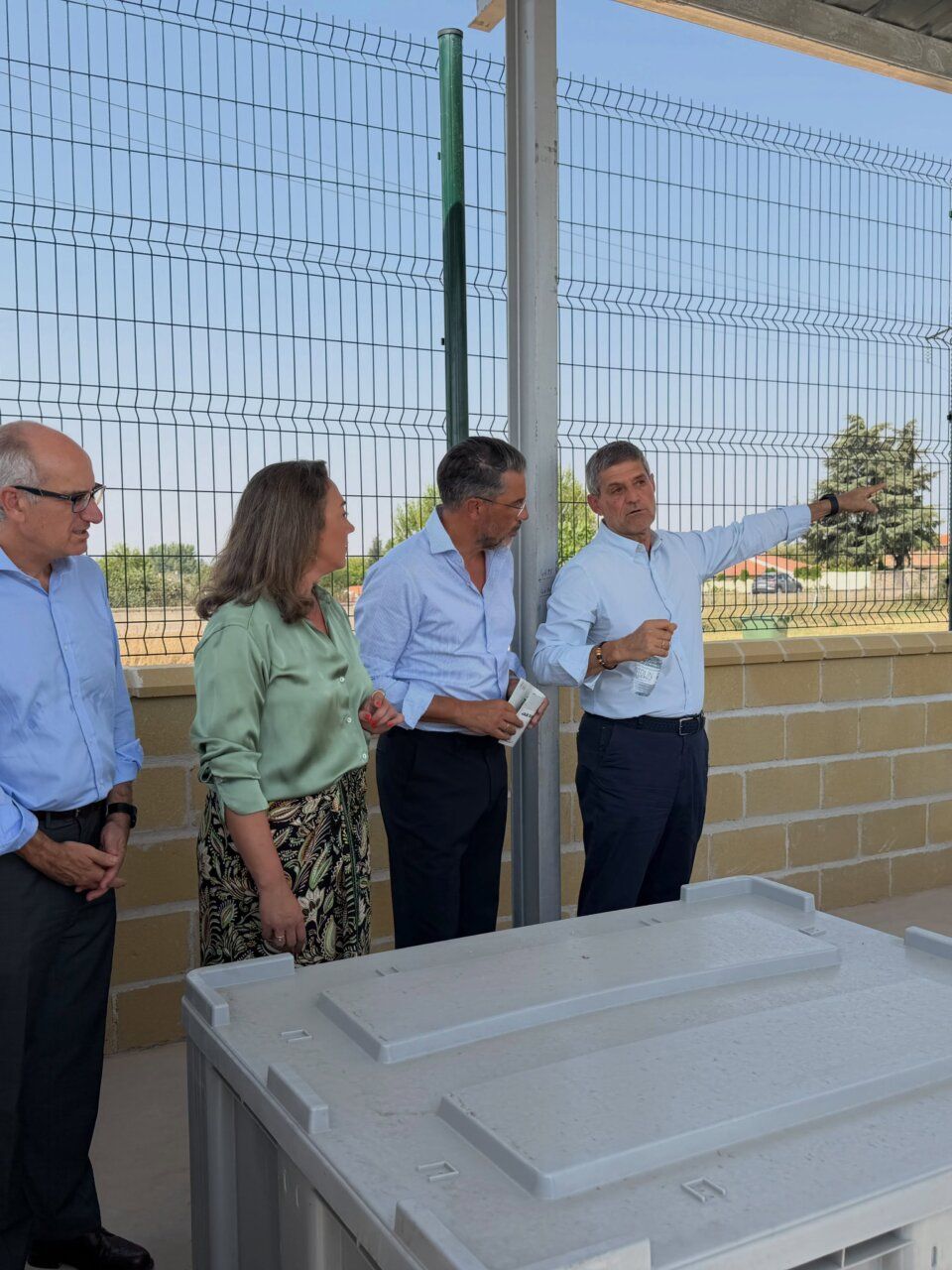 Inauguración del nuevo Punto Limpio en Villamayor con autoridades locales.