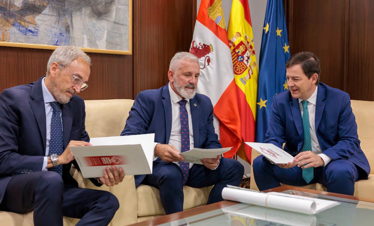 Reunión de la Junta de Semana Santa con representantes en Salamanca