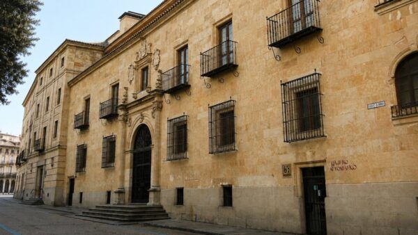 Vista exterior del Palacio de Garcigrande en Salamanca
