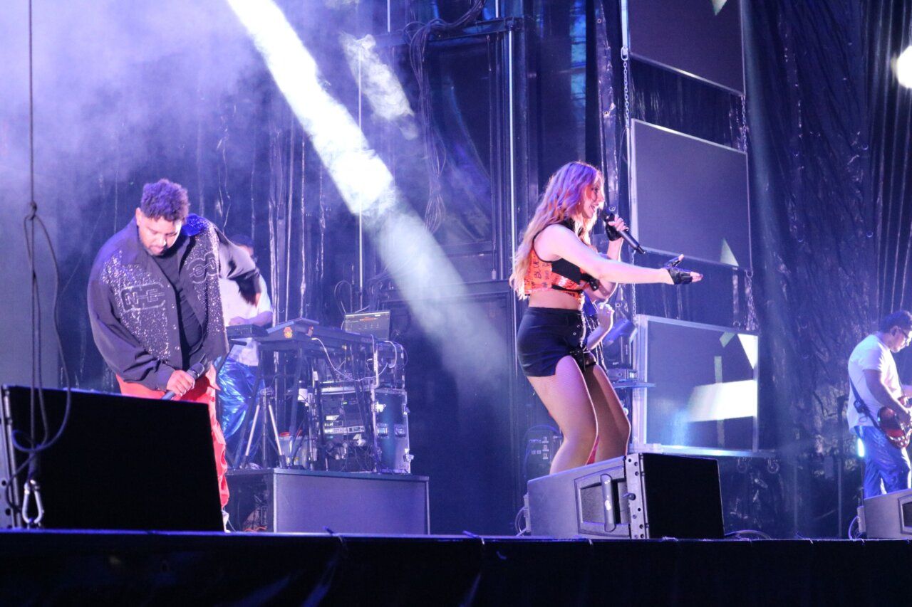 Actuación en las Ferias y Fiestas de Peñaranda 2026 con músicos en el escenario