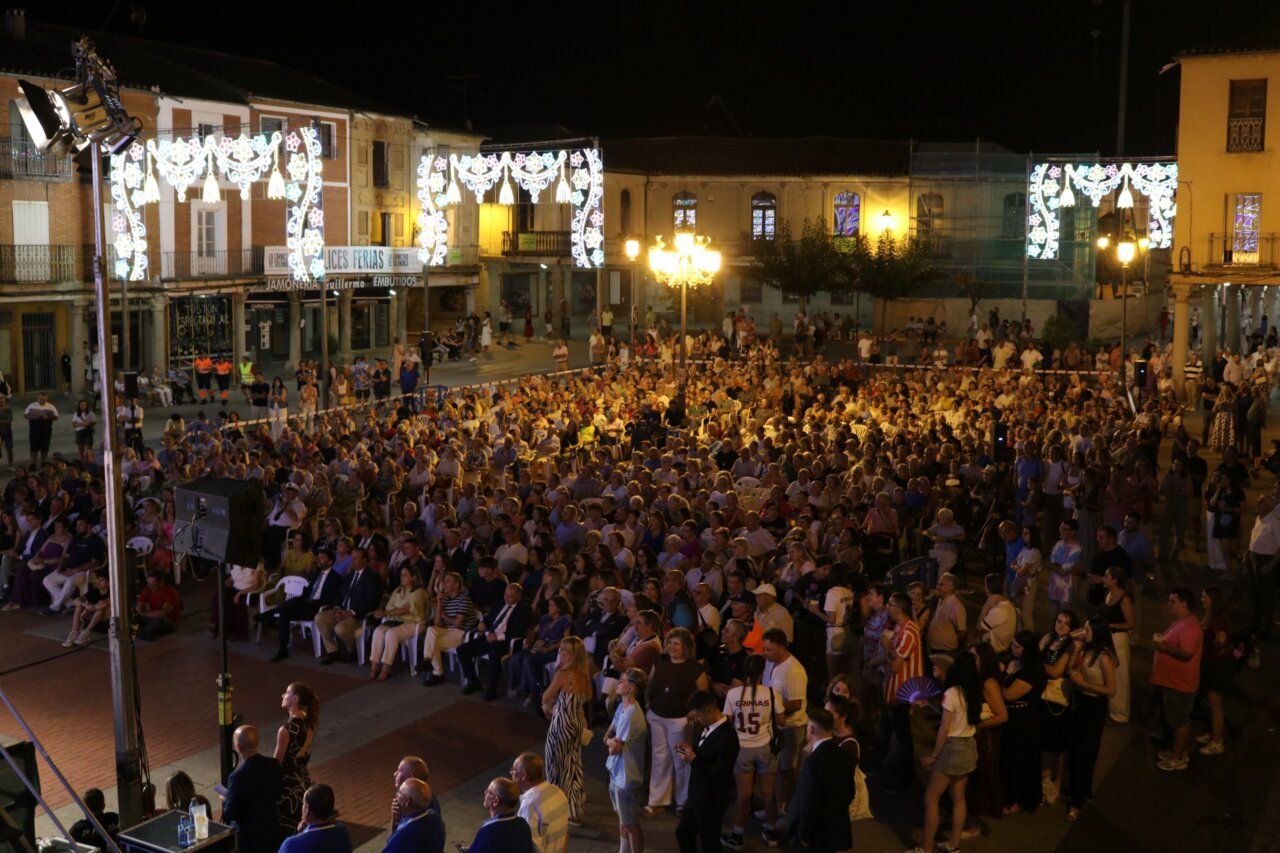 Multitud de personas disfrutando de las Ferias y Fiestas en Peñaranda de Bracamonte.