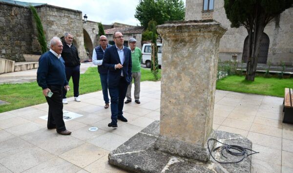 Visita a la plaza de Amayuelas en Ciudad Rodrigo tras su rehabilitación