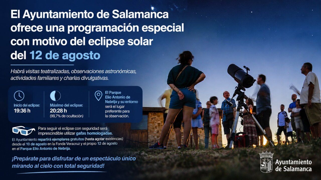 Grupo de personas observando un eclipse solar en Salamanca