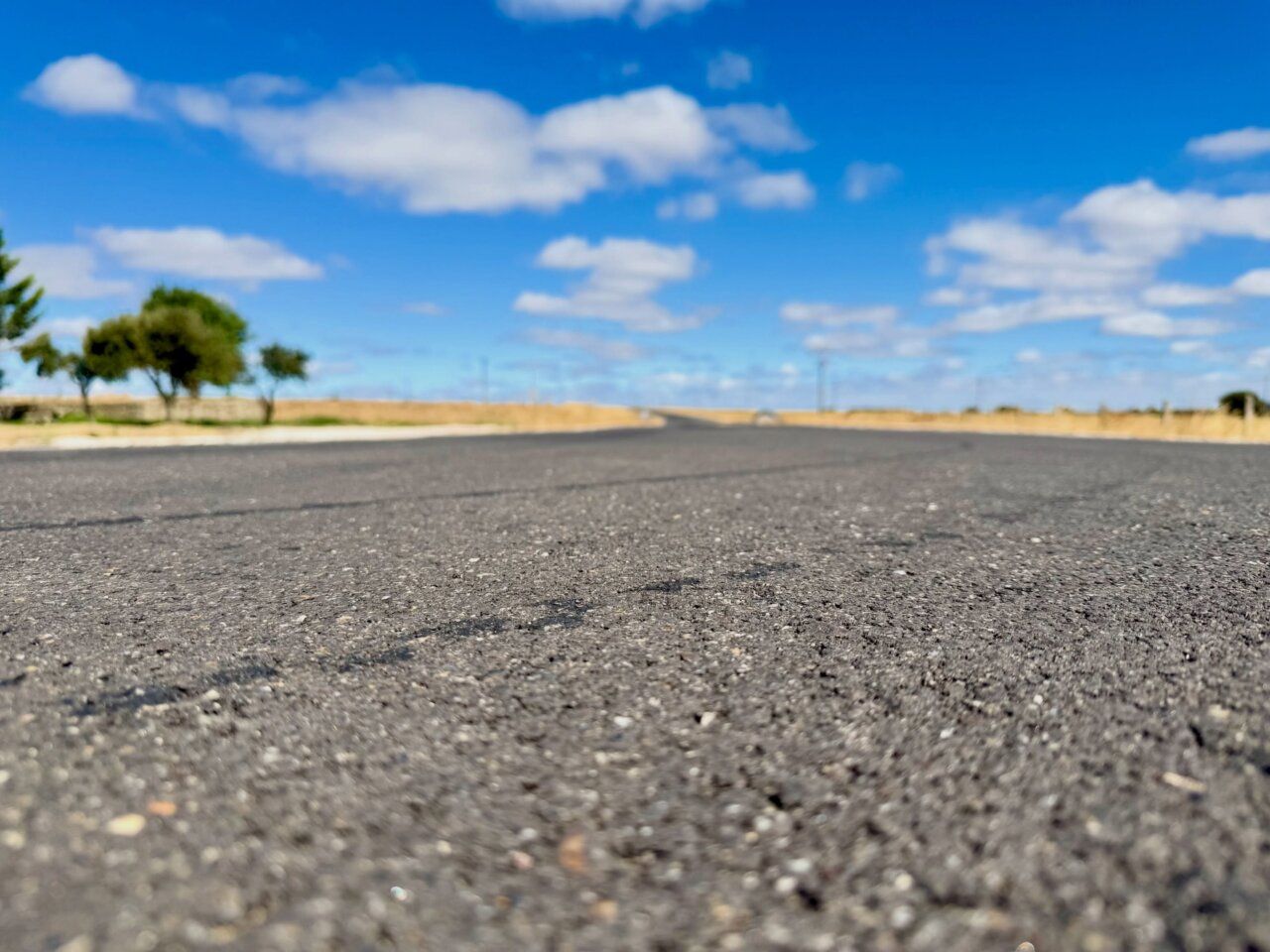 Vista de la carretera DSA-460 tras la reforma integral realizada por la Diputación de Salamanca.