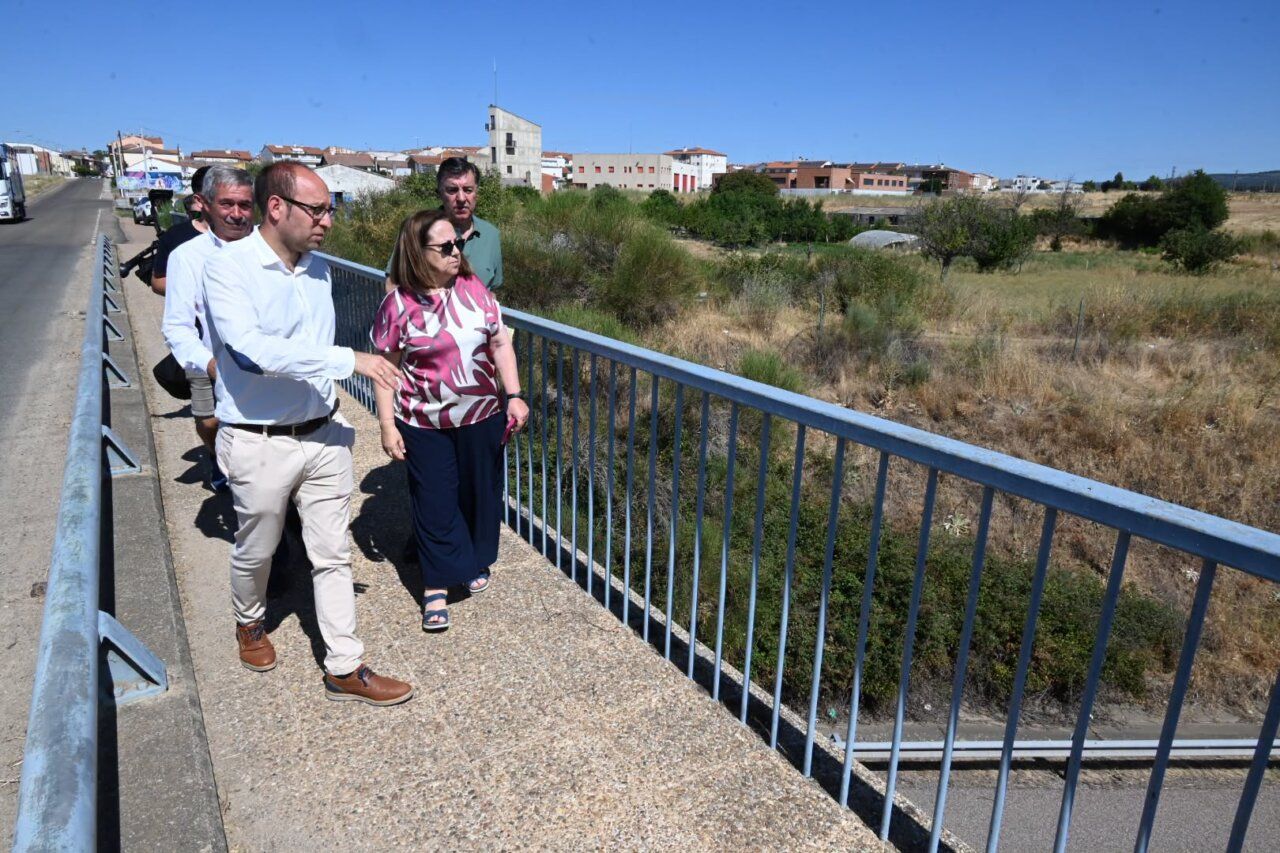 Visita de funcionarios a la A-62 para discutir su rehabilitación