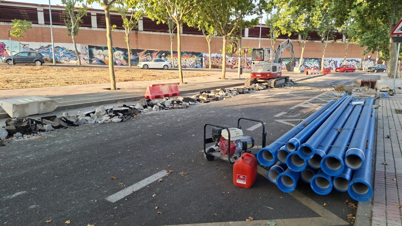 Obras de renovación de tuberías en el barrio Puente Ladrillo de Salamanca