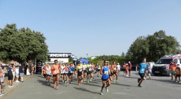 Corredores iniciando la carrera en el III Cross Urbanizaciones La Rad