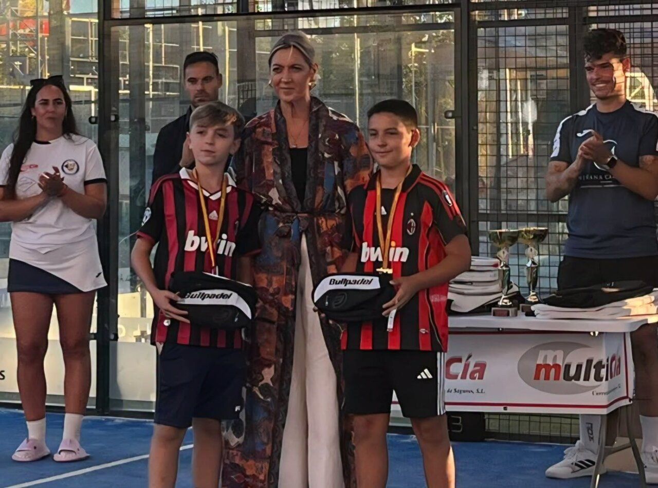 Niños ganadores del torneo de pádel en Ciudad Rodrigo