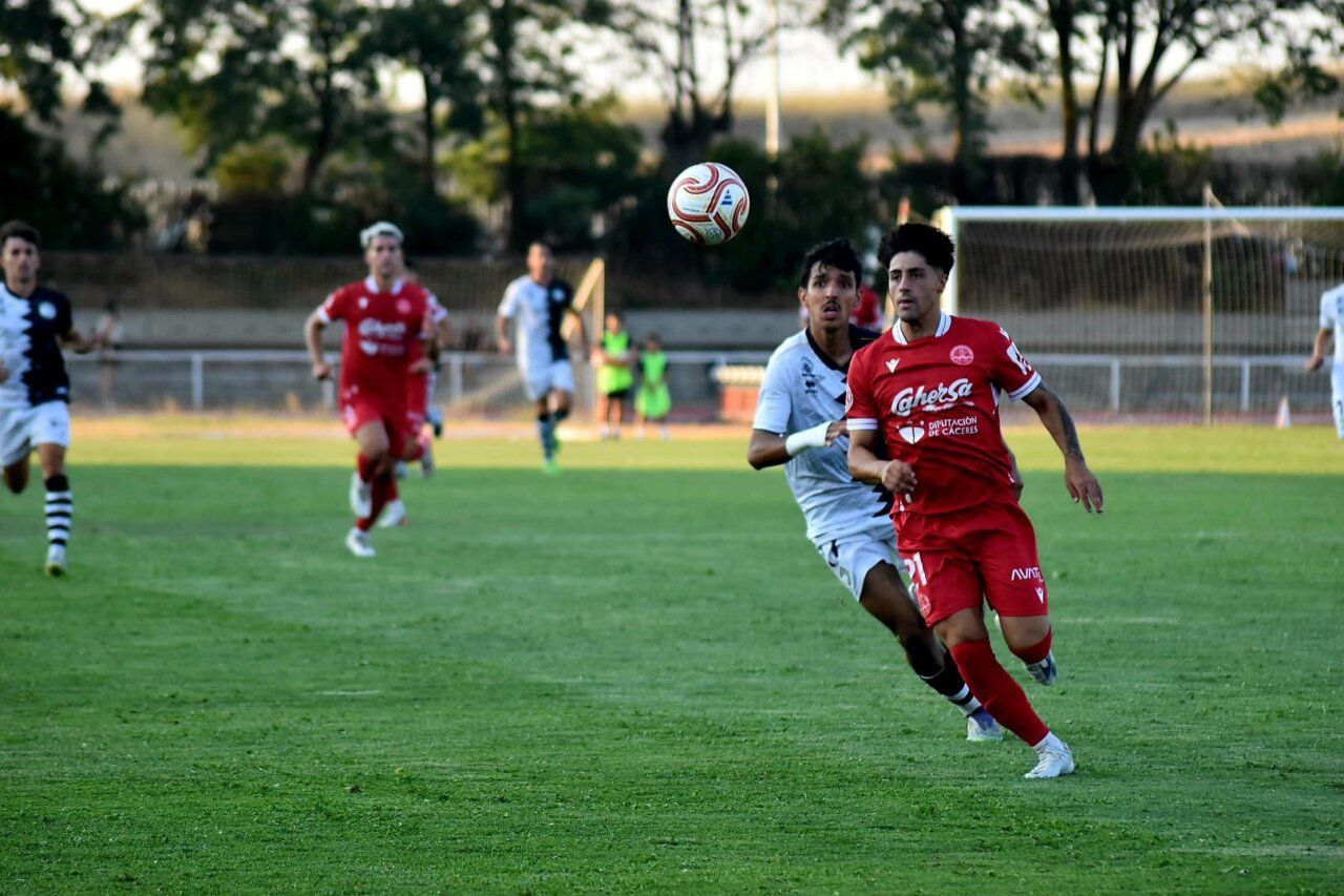 Jugadores de Unionistas de Salamanca en un partido de fútbol
