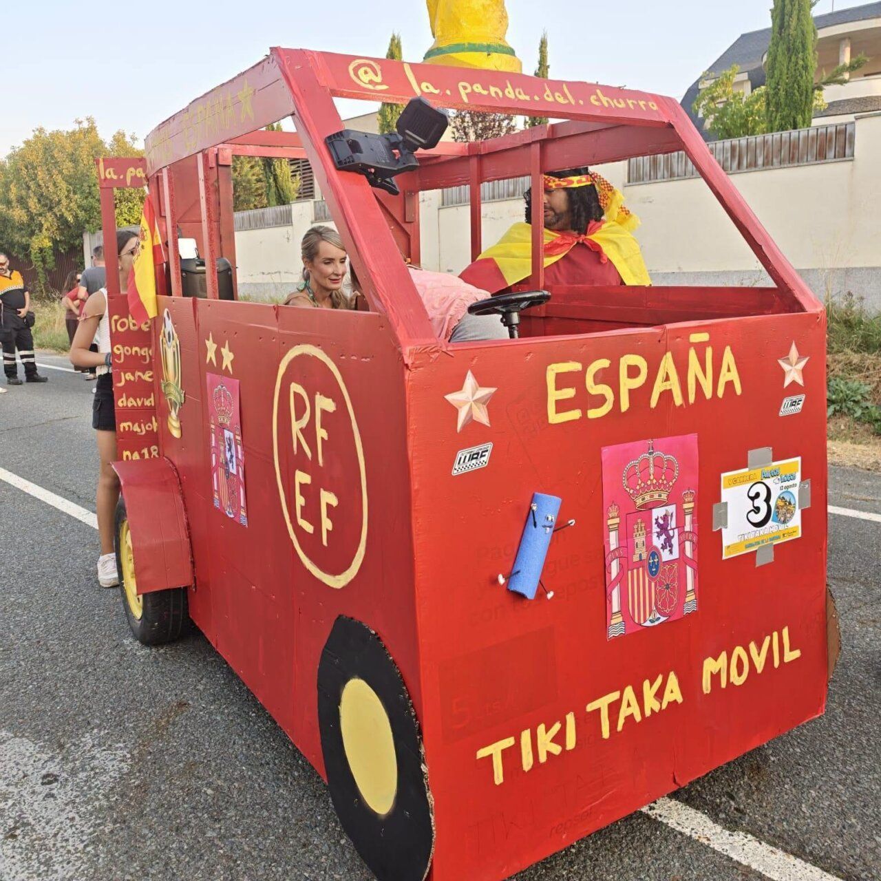 Auto Tiki Taka Móvil en la V Carrera de Autos Locos en Carbajosa de la Sagrada
