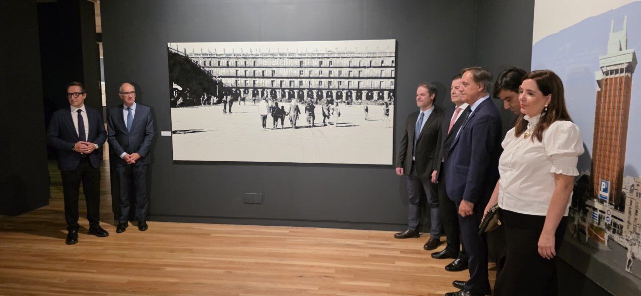 Inauguración de la exposición antológica de Ángel Luis Iglesias en Salamanca