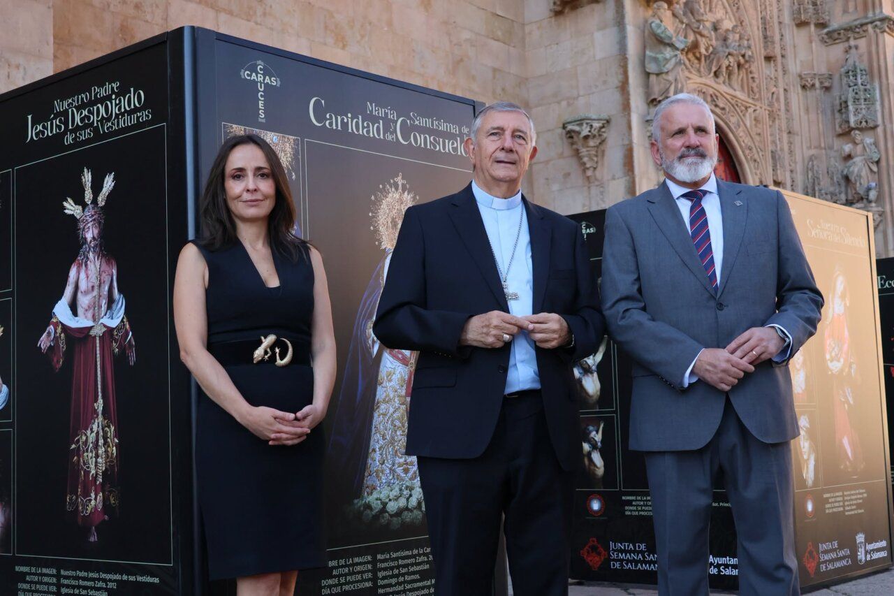 Inauguración de la exposición Caras y cruces en Salamanca con autoridades presentes