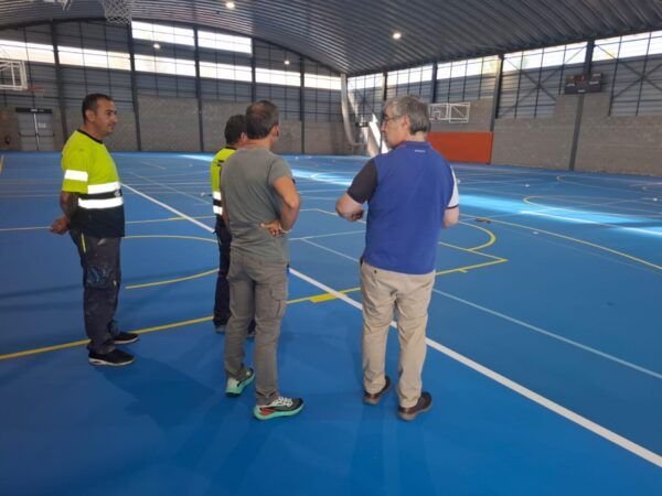 Renovación del pavimento en la pista multideporte de Carbajosa de la Sagrada