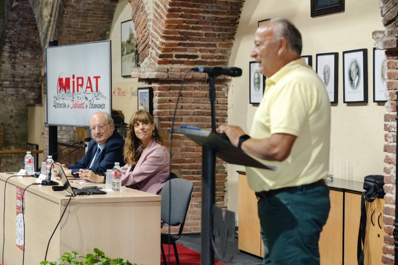 Evento de clausura de las Jornadas Culturales de la Asociación de Jubilados de Mirat en Salamanca