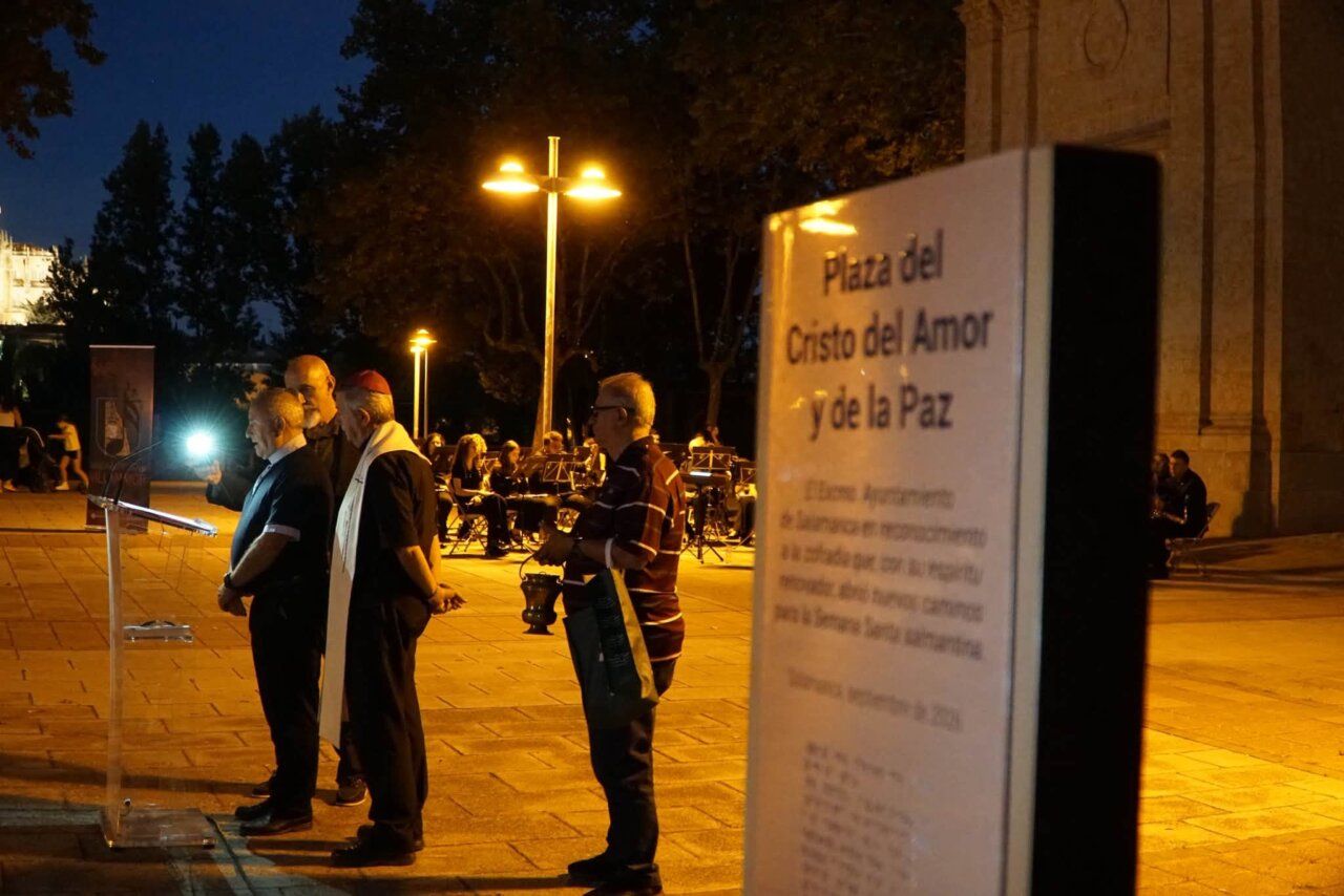 Inauguración de la Plaza del Cristo del Amor y de la Paz en Salamanca