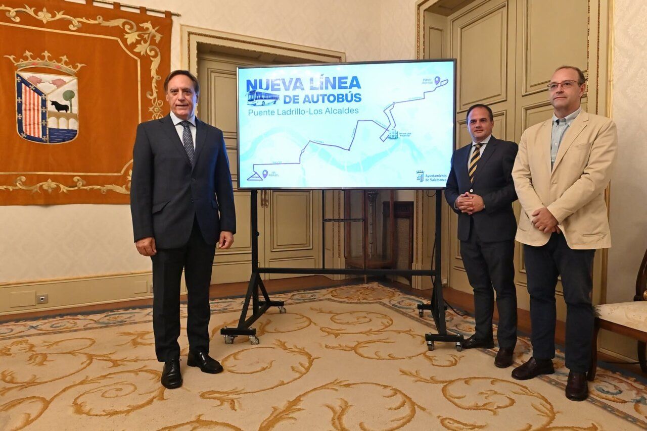 Presentación de la nueva línea de autobús entre Puente Ladrillo y Los Alcaldes