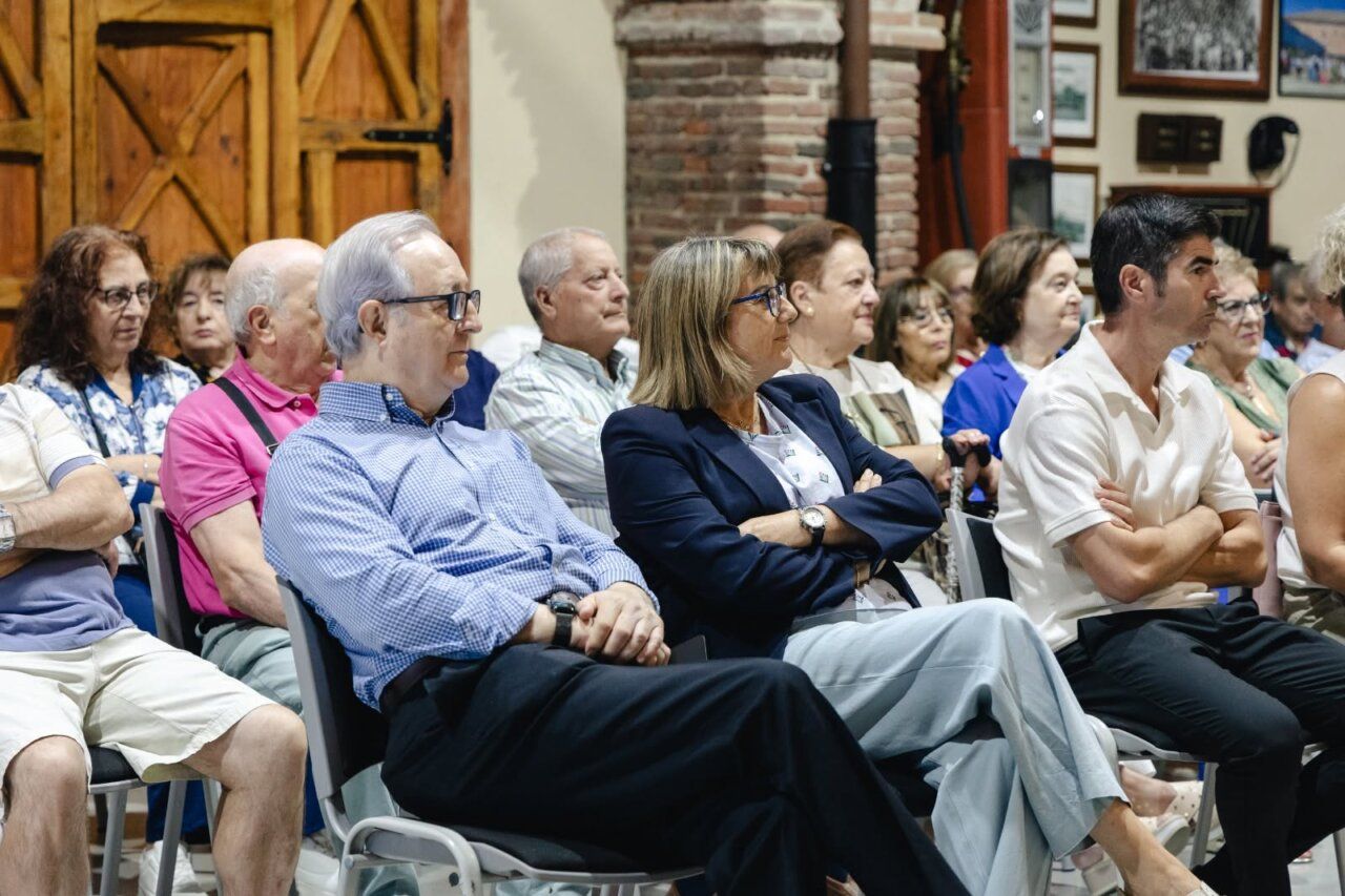 Asistentes a la clausura de las Jornadas Culturales de Mirat en Salamanca