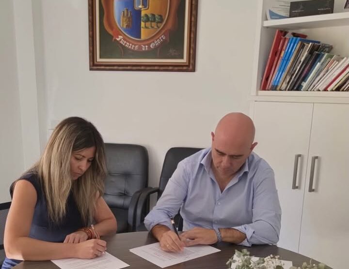 Firma de acuerdo entre Berkeley Minera España y el Ayuntamiento de Fuentes de Oñoro