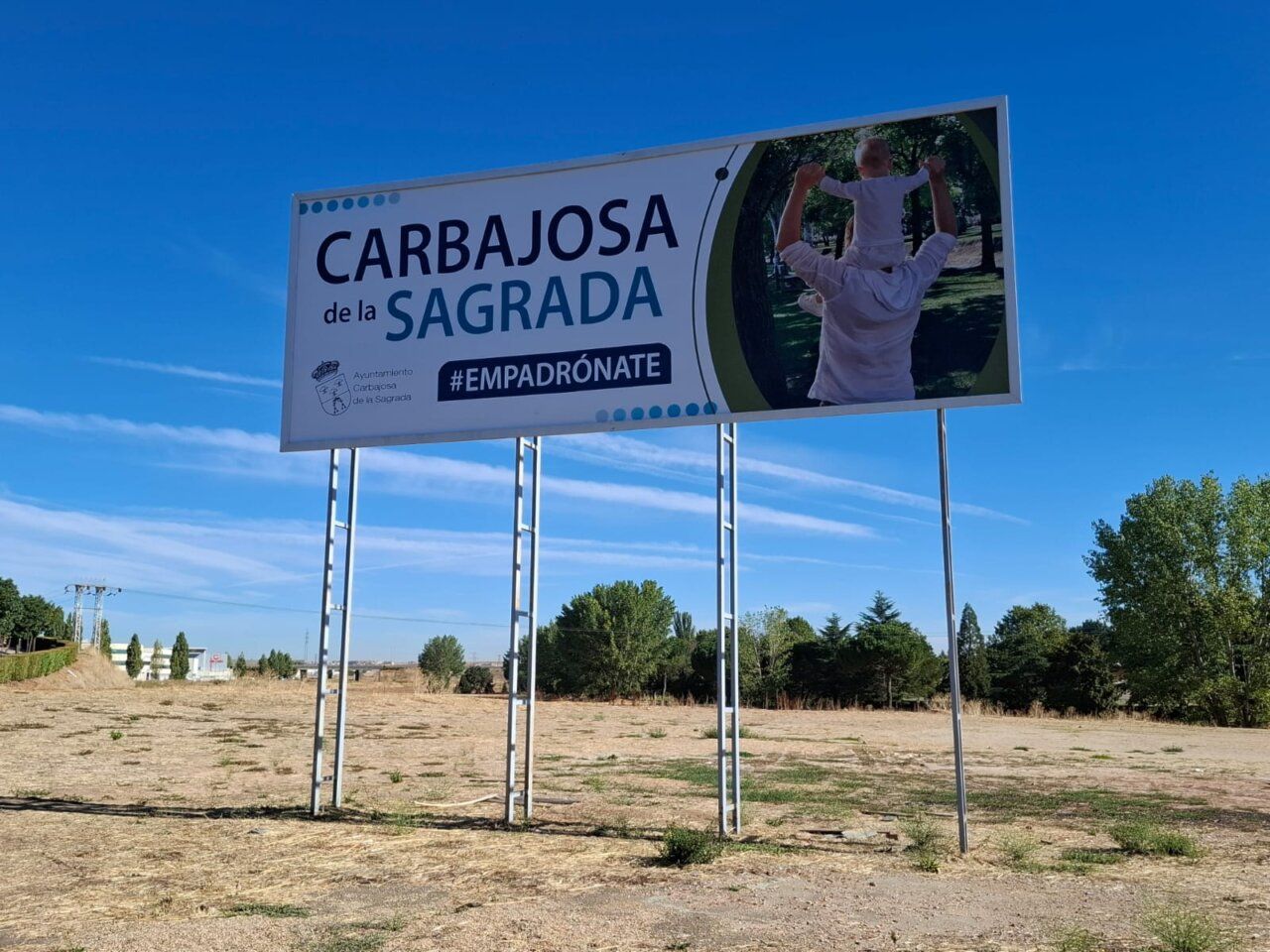 Cartel de la campaña Empadrónate en Carbajosa de la Sagrada