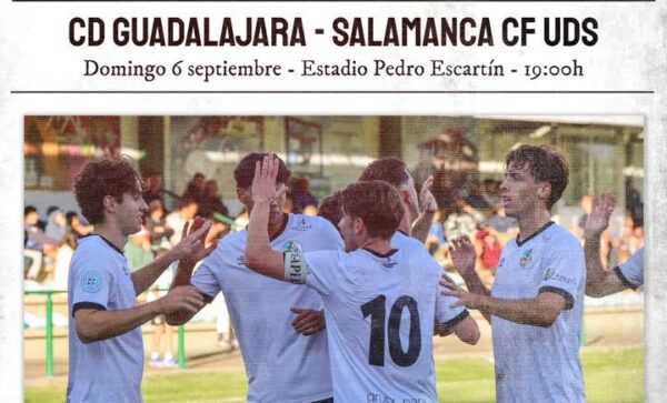Jugadores del Salamanca CF UDS celebrando en el Estadio Pedro Escartín