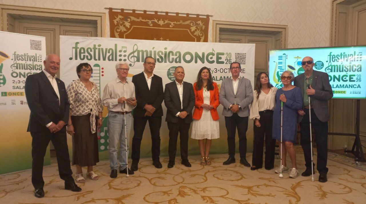 Presentación del Festival de Música ONCE en Salamanca con varios asistentes