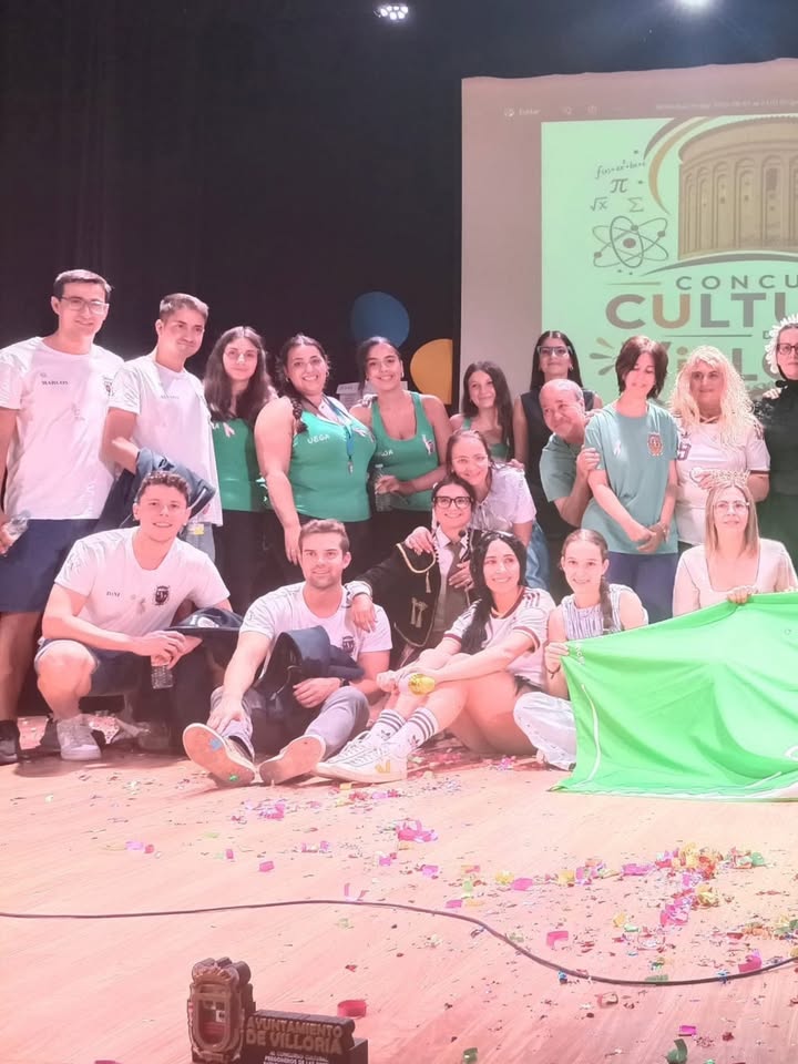 Grupo de personas participando en una jornada solidaria contra el cáncer en Villoria.
