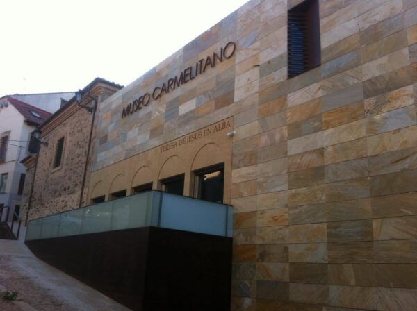 Fachada del Museo Carmelitano en Alba de Tormes