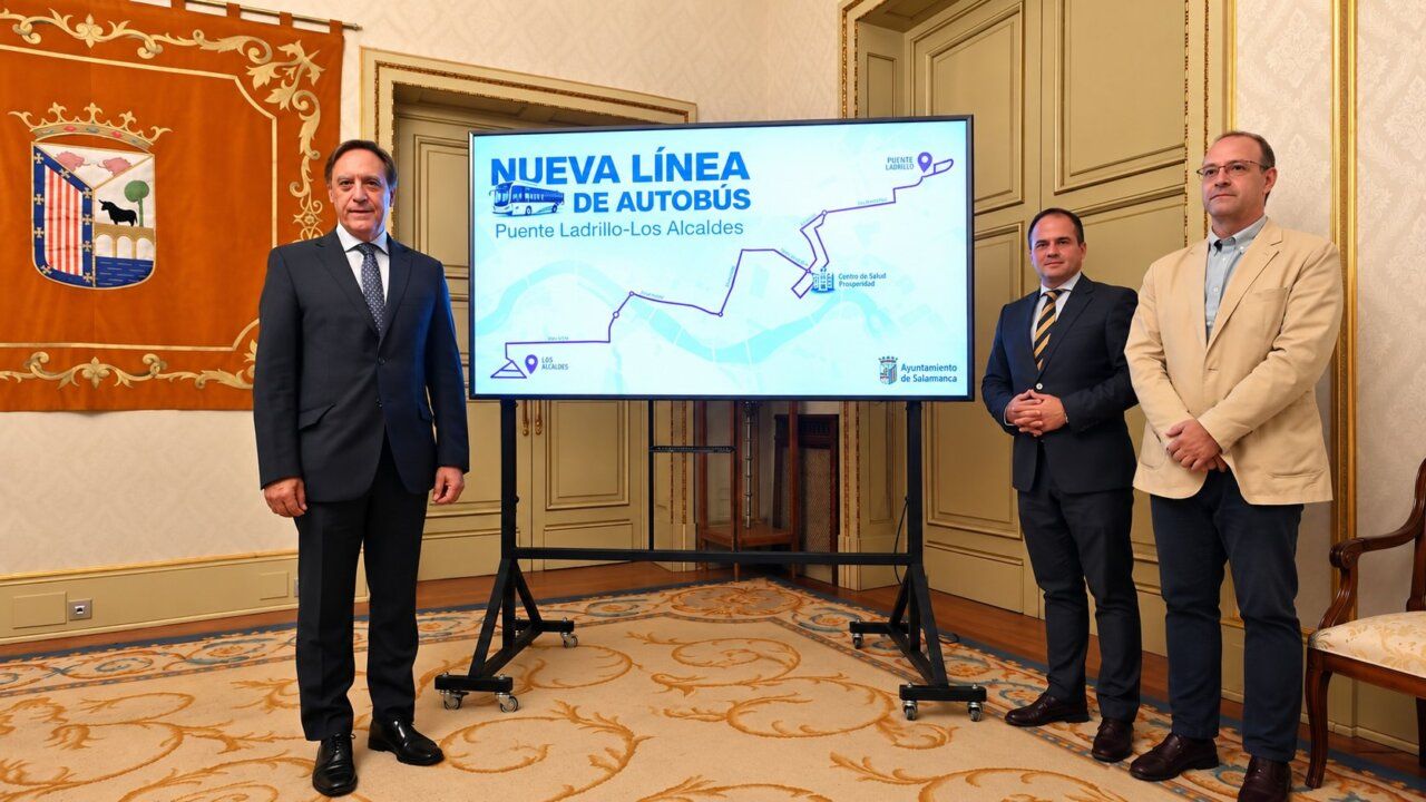 Presentación de la nueva línea de autobús en Salamanca