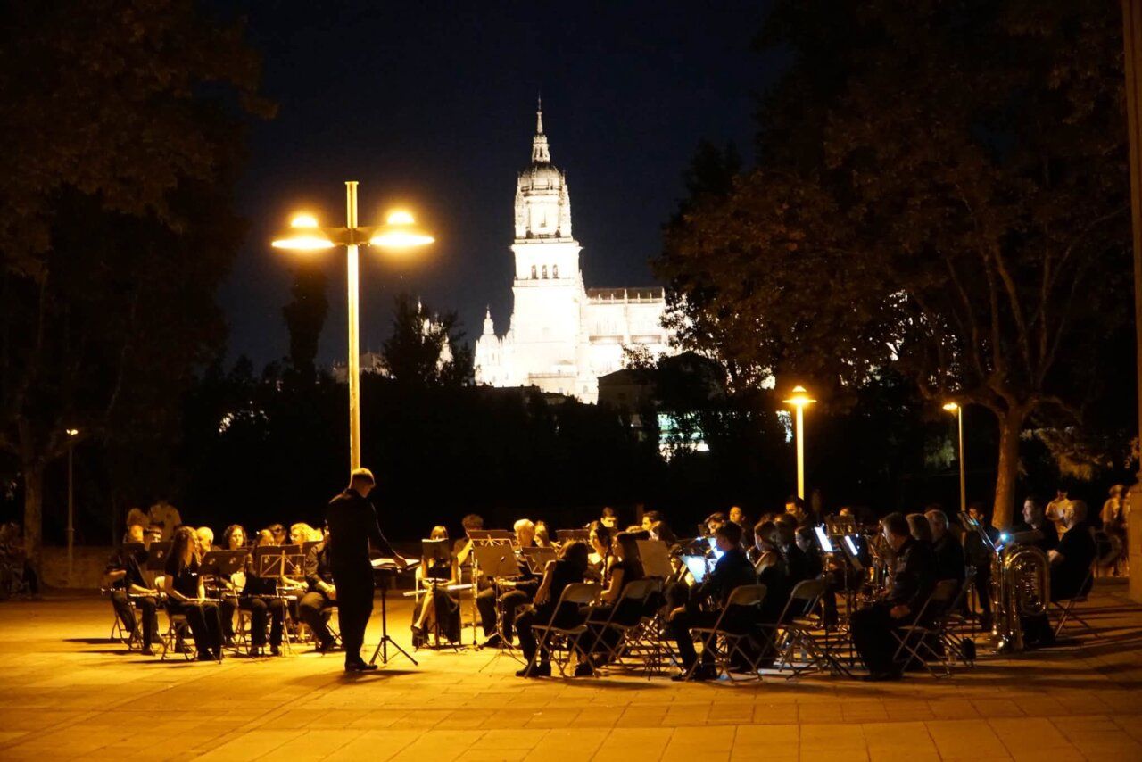 Concierto en la Plaza del Cristo del Amor y de la Paz en Salamanca