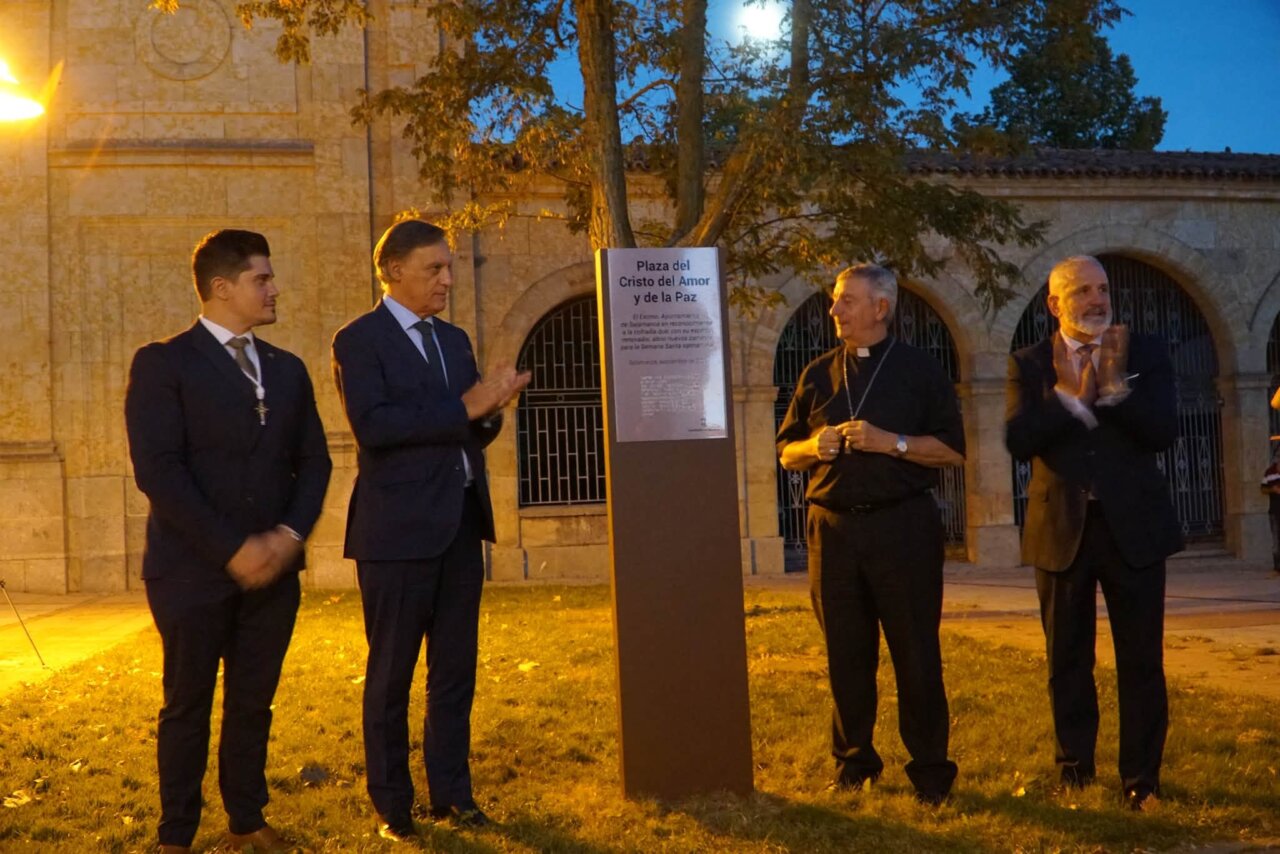 Inauguración de la Plaza del Cristo del Amor y de la Paz en Salamanca